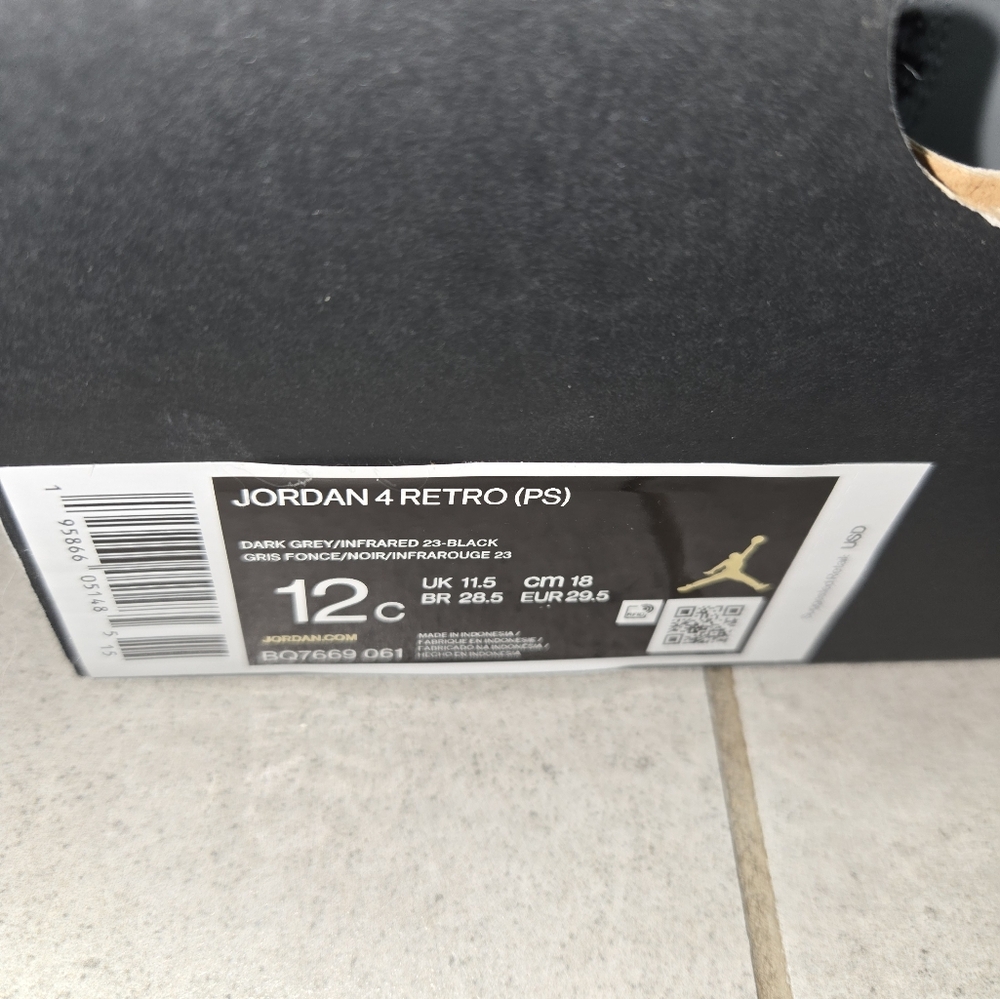 Jordan 4 Retro - Picture 7 of 9